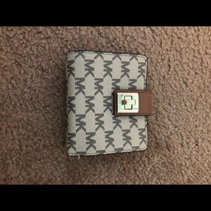 Michael Kors wallet. Perfect condition